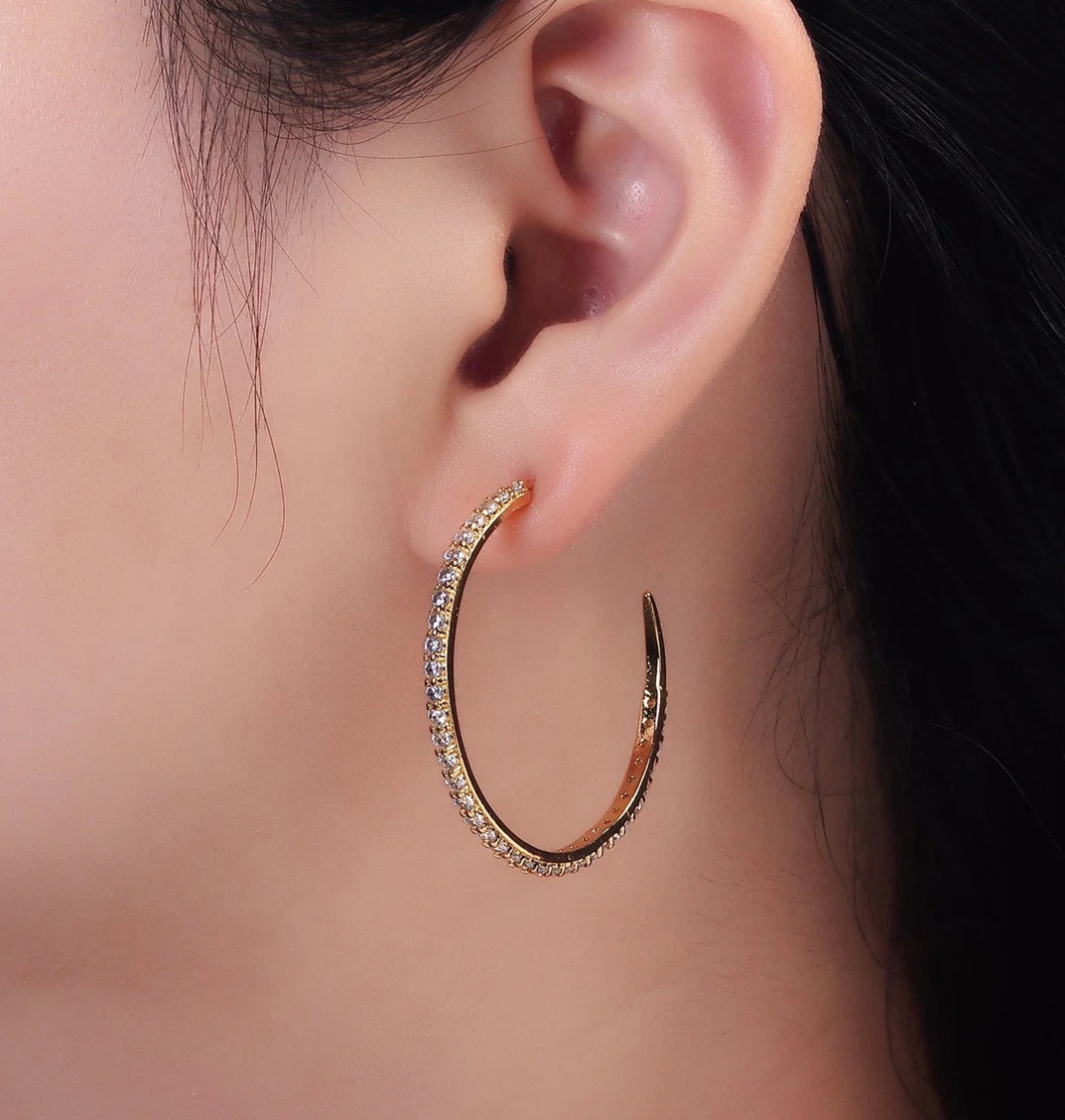 Ines Hoops image 1